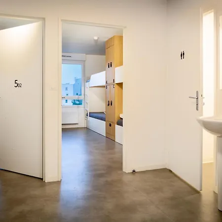 Cis Le Spot Hostel *