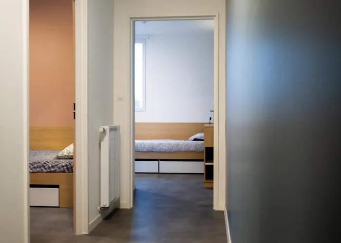 Cis Le Spot Hostel *