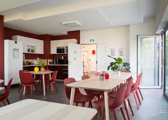 Le Spot Cis Nantes Hostel