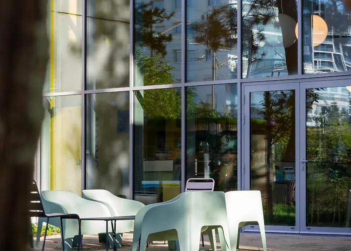 Cis Le Spot Hostel *